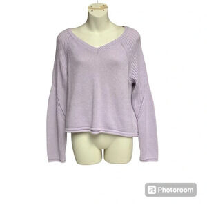 Copper Key soft purple sweater size small slight crop V neck